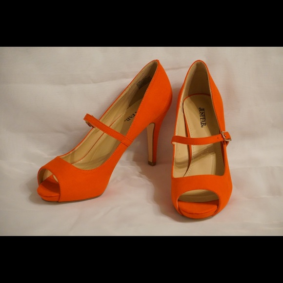 Red high heels, never been worn! - Picture 3 of 3